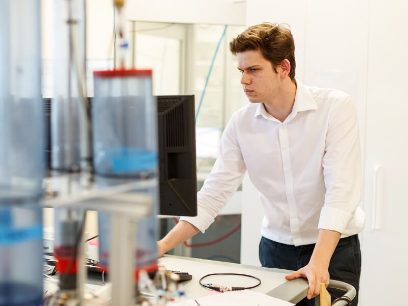 Researcher in his lab at The Prince Charles Hospital doing heart disease research funded by regular donors to The Common Good